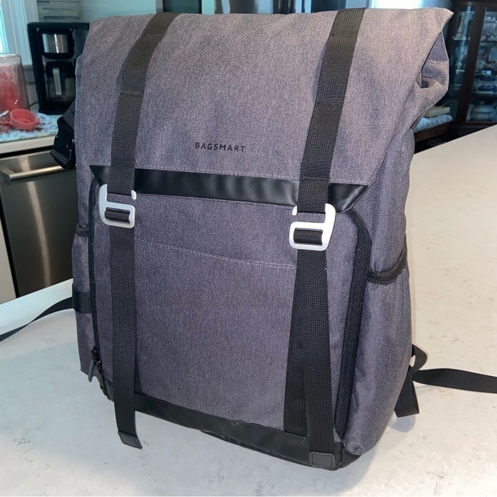 BAGSMART Large Grey Camara backpack bag w/ compartments